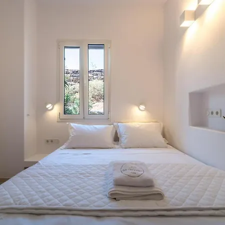 La Chapelle Est Grand In Tinos