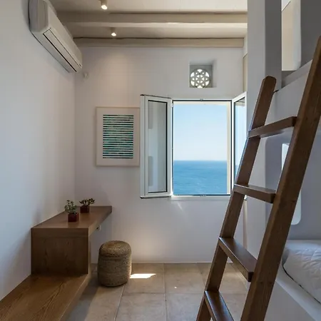 펜션 La Chapelle Est Grand In Tinos *